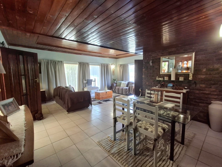 3 Bedroom Property for Sale in Summerpride Eastern Cape